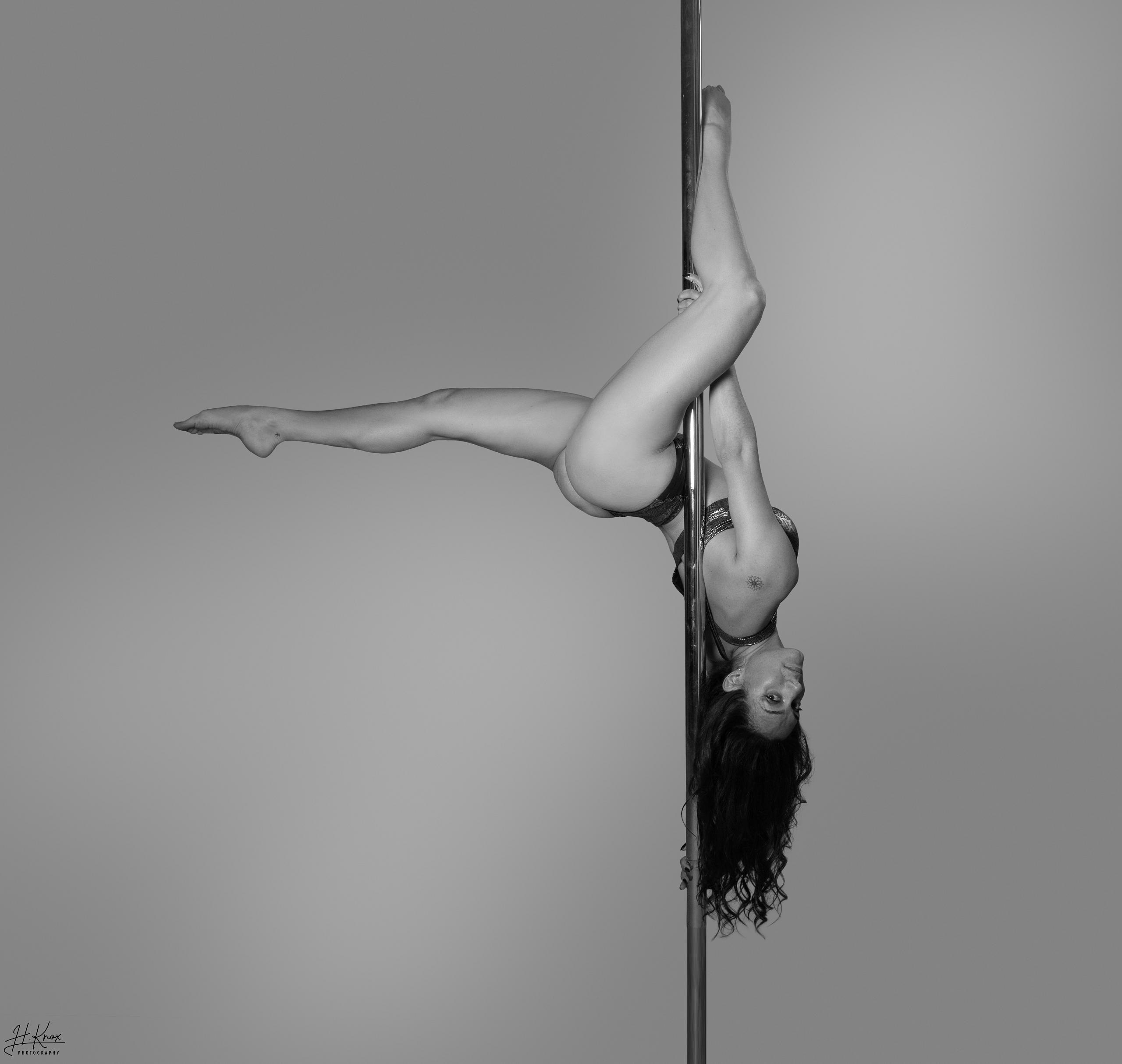Caricature of The Pole Hub instructor Silvia T